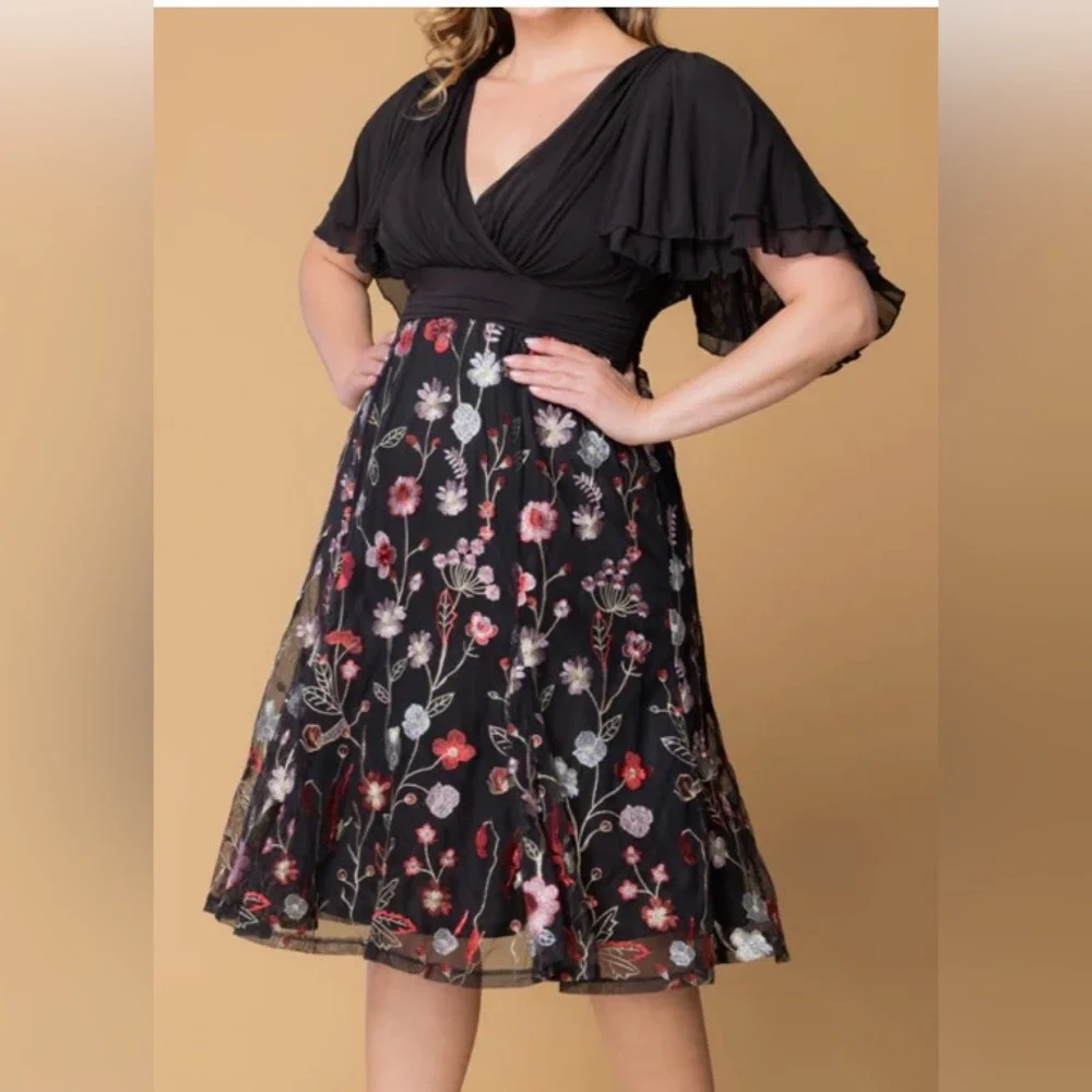 Kiyonna Lillian Embroidered Cocktail Dress - Size 2X - Picture 1 of 3